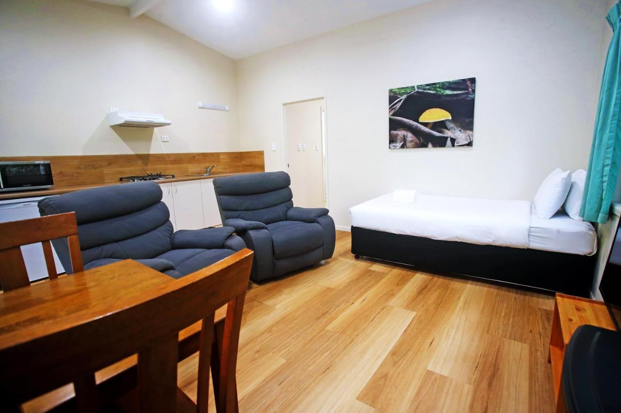 Chambers Wildlife Rainforest Lodges Lake Eacham Exterior foto